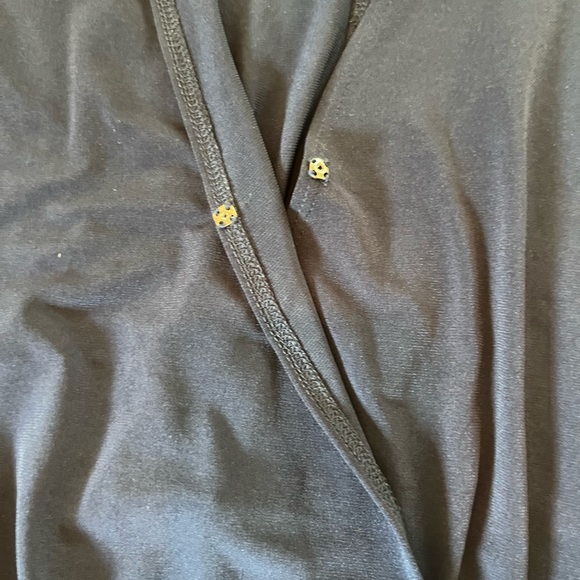 BCBGeneration v-neck short romper navy blue XS - Picture 5 of 5